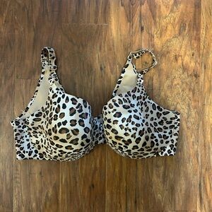Cacique Leopard Print Bra Women’s Size 42DD With Snap Closure